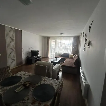 דירה илен 433 Royal Towers