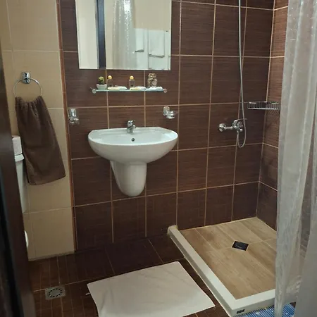 илен 433 Royal Towers Apartamento *