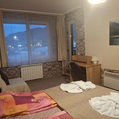 илен 433 Royal Towers アパート